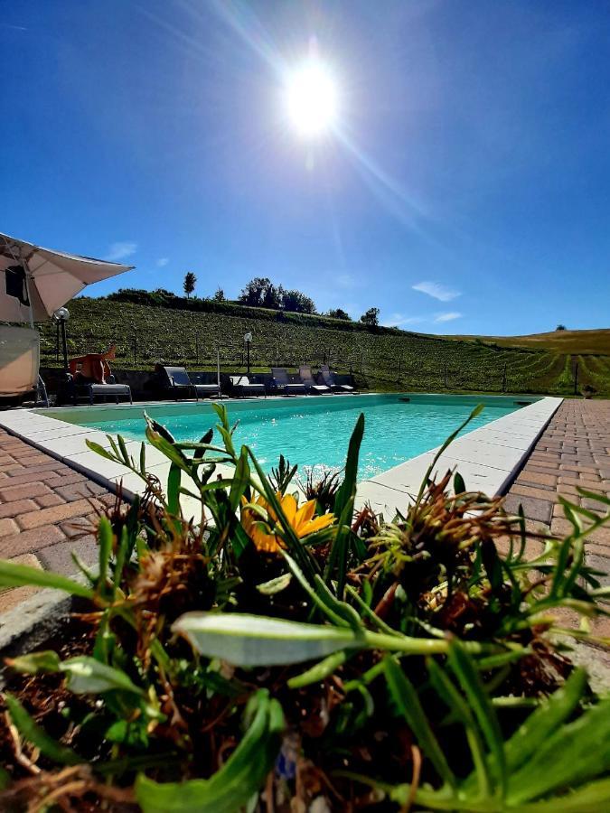 Agriturismo "Veritas" Bed & Wine Casaleggio Boiro Екстер'єр фото