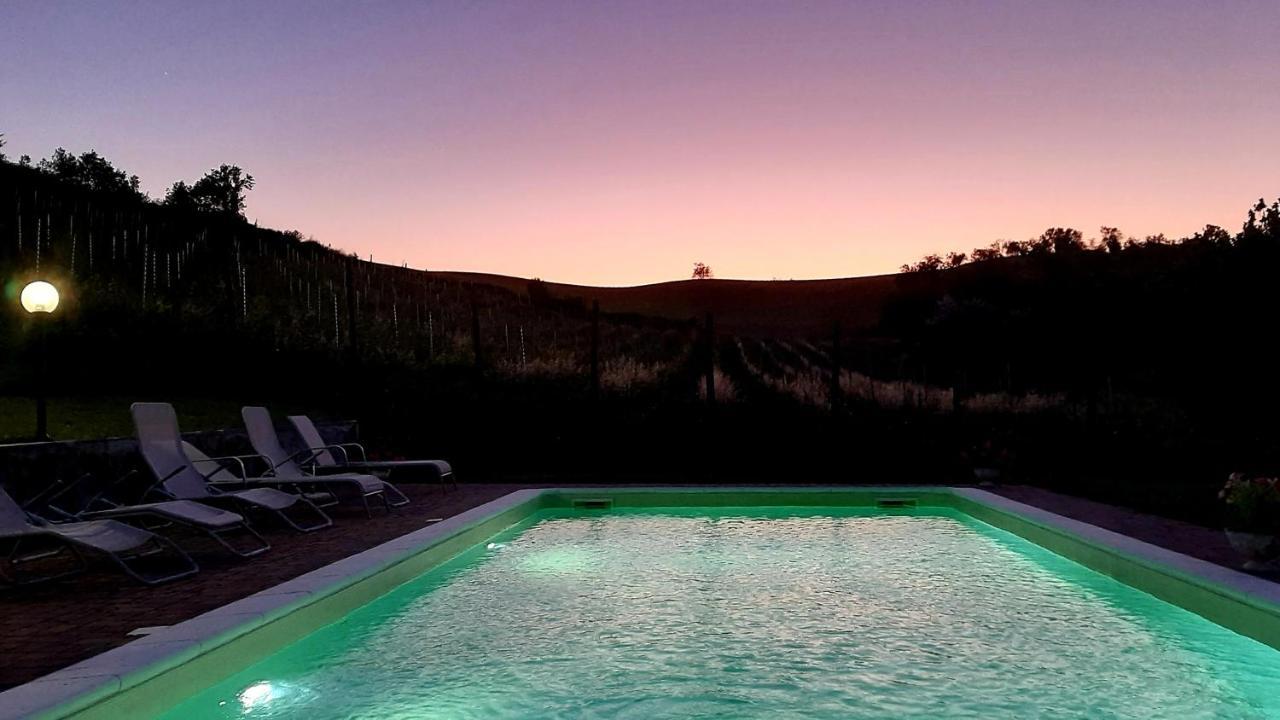 Agriturismo "Veritas" Bed & Wine Casaleggio Boiro Екстер'єр фото