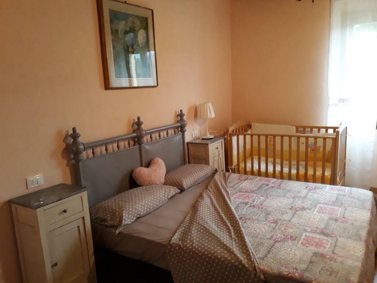 Agriturismo "Veritas" Bed & Wine Casaleggio Boiro Екстер'єр фото
