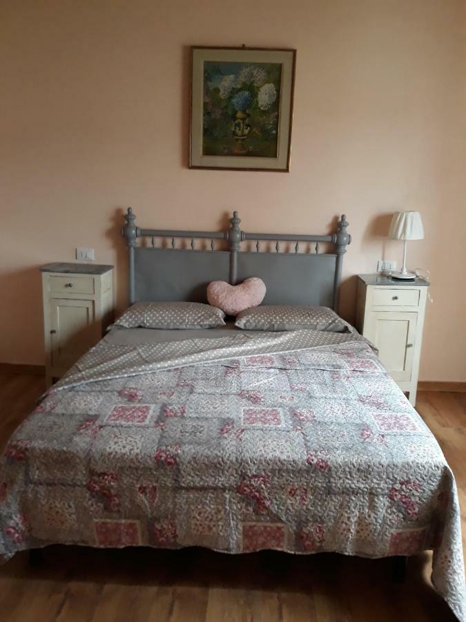 Agriturismo "Veritas" Bed & Wine Casaleggio Boiro Екстер'єр фото