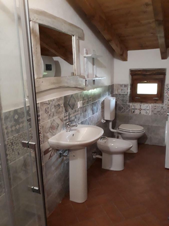 Agriturismo "Veritas" Bed & Wine Casaleggio Boiro Екстер'єр фото