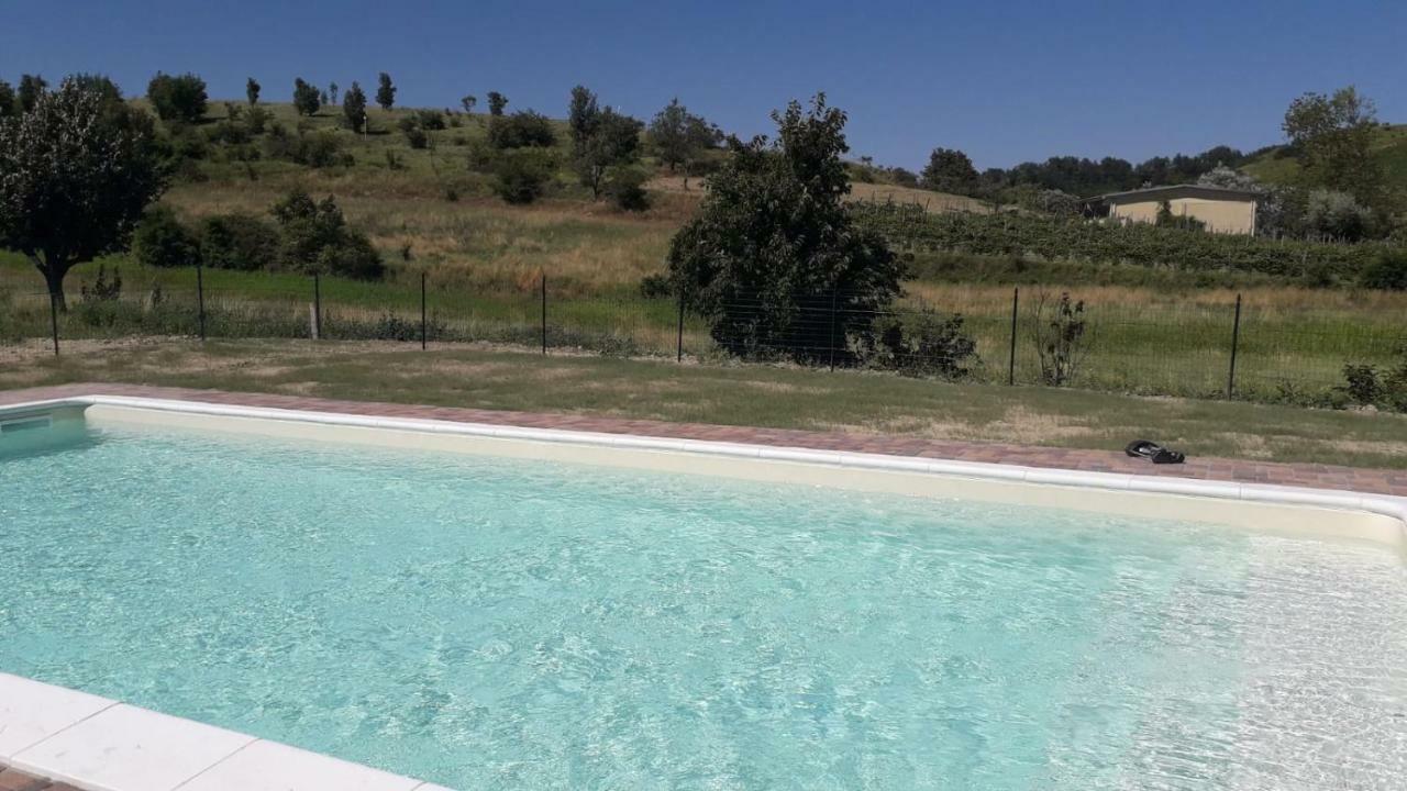 Agriturismo "Veritas" Bed & Wine Casaleggio Boiro Екстер'єр фото